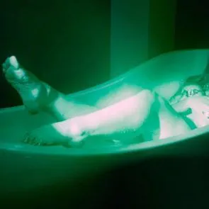 Doja Cat naga seksi tabanima