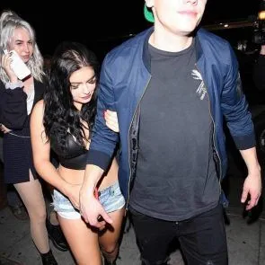 Perut panas Ariel Winter