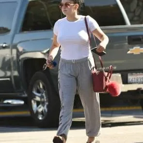 Ariel Winter berpose untuk paparazzi