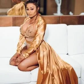 ブラック・チャイナの巨大なおっぱい