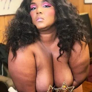 lizzo naken