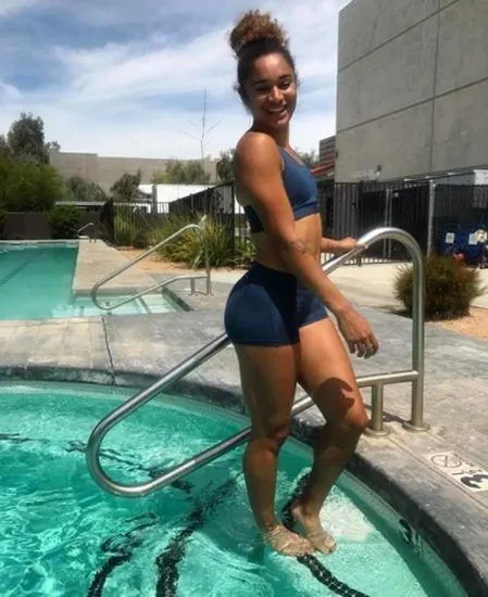 Джоді Вільямс голі ноги