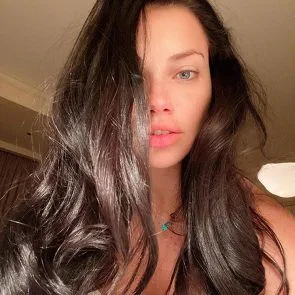 Adriana Lima bez makijażu