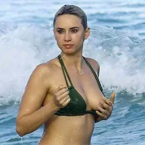 YesJulz seks traka nip slip