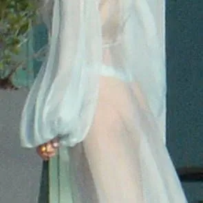 rihanna vaatab paparatsosid