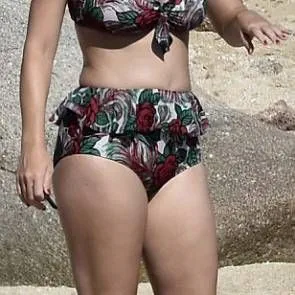 巨乳ディスプレイのケイティ・ペリー