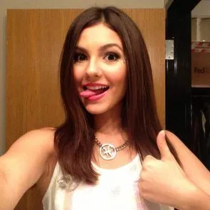 Victoria Justice a divulgué un selfie privé