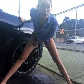 Miley Cyrus membocorkan foto