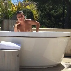 Priscilla Betti rinnat pornossa