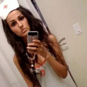 SSSniperWolf сексуальное селфи