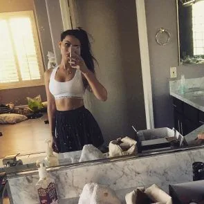 SSSniperWolf сексуальный белый топ