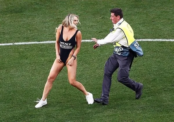 キンゼイ・ウォランスキーヌード