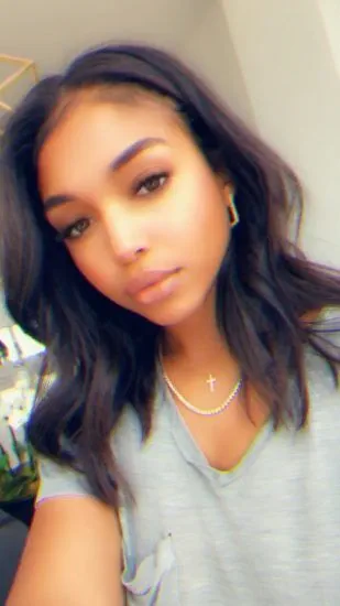 Lori Harvey selfie sexy