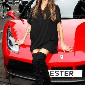 Nikki Grahame på bilen