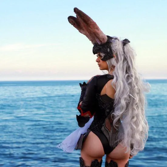 azzylandský zadok v čiernom prádle