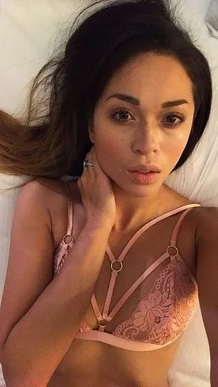 Η Katya Jones γυμνή