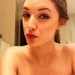 Alyssa Arce γυμνή