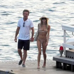 प्रेमी के साथ लॉरा सावोई