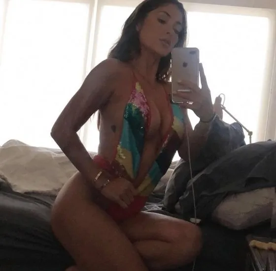 Arianny Celeste sıcak selfie