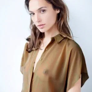 gal gadot prsa a bradavky