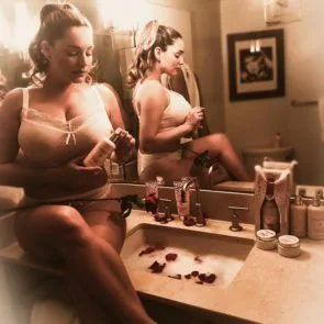 Kelly Brook sexy in Dessous