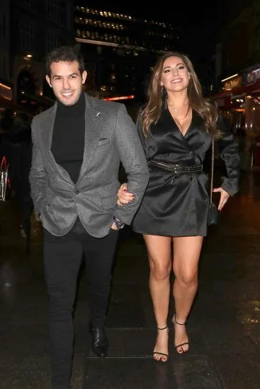 Kelly Brook schwarzer Rock