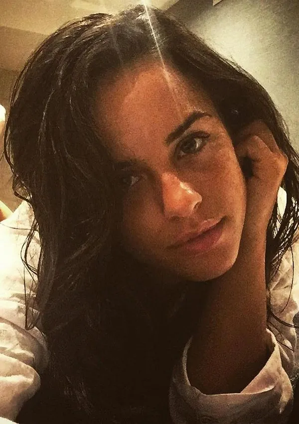 Malli Georgia May Foote Sex Tape vuotoi puhelimestaan