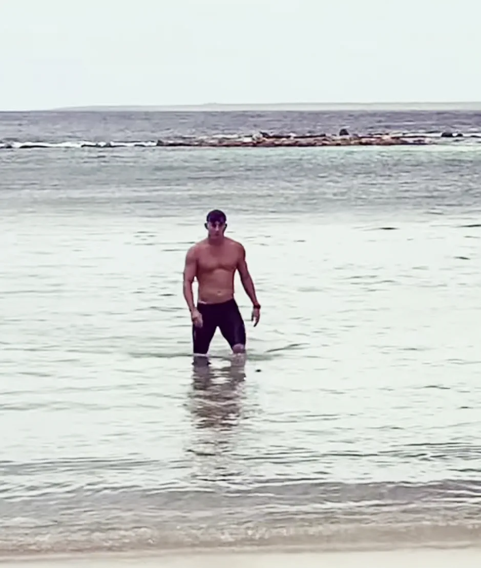 Channing Tatum sexy beach photos