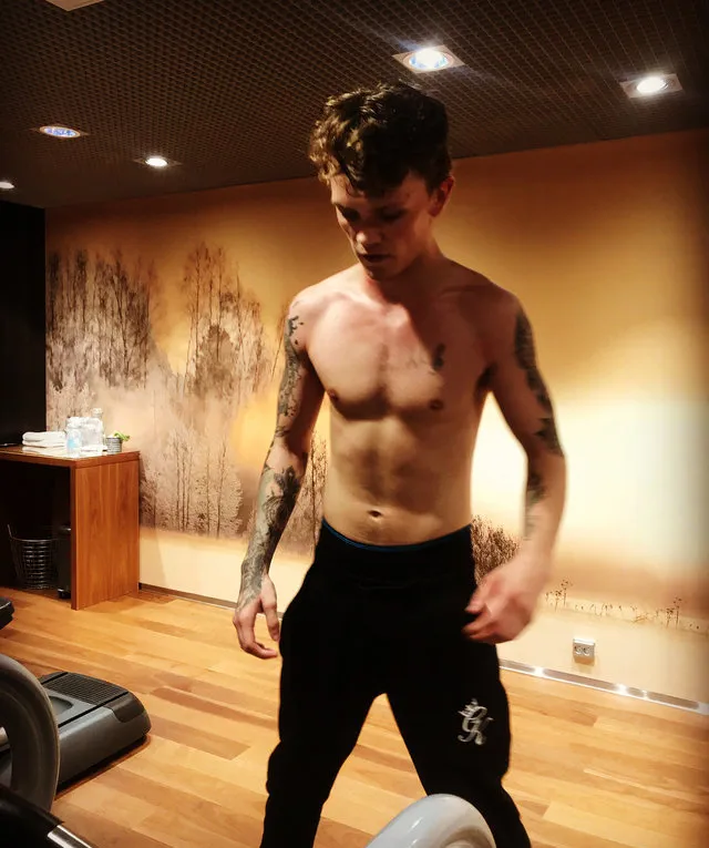 Charlie Lenehan nude