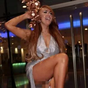 1-Charlotte-Dawson-Upskirt-bị kiểm duyệt