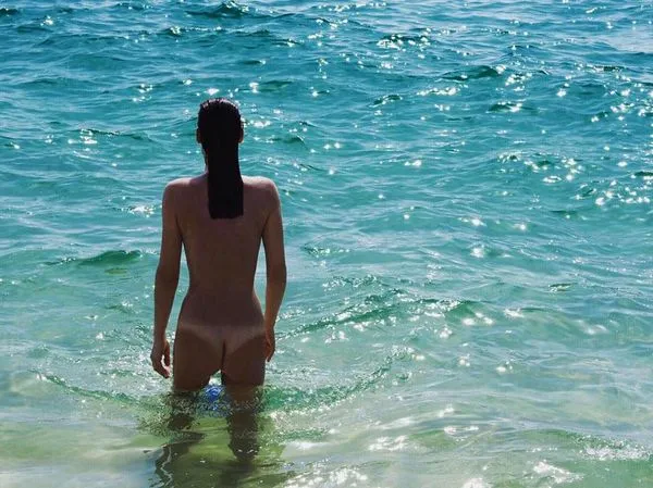 Британски телевизионен водещ Шарлот от Carle Nude Photos