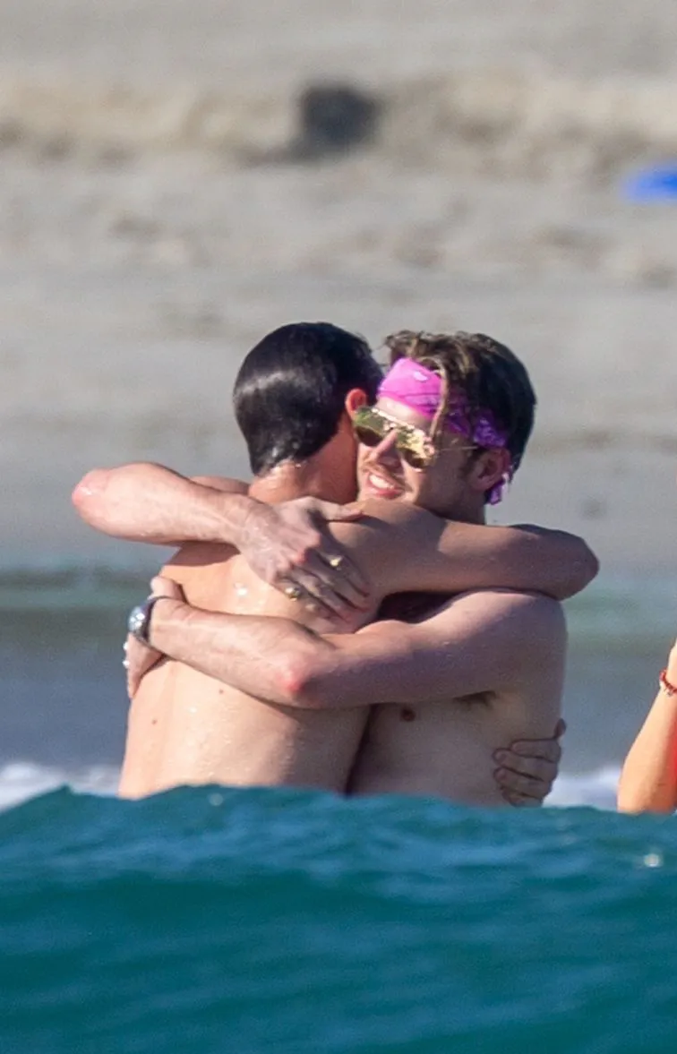 Chord Overstreet sexy