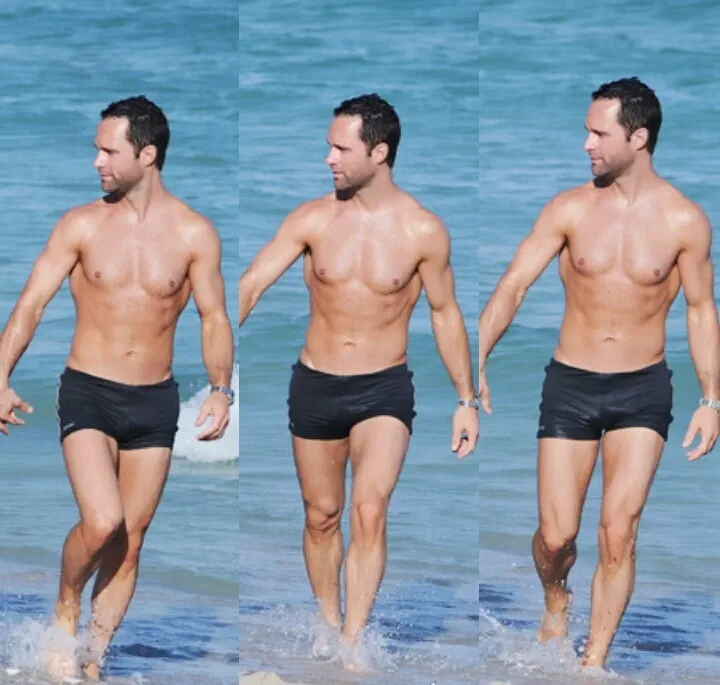 Chris Diamantopoulos Nude