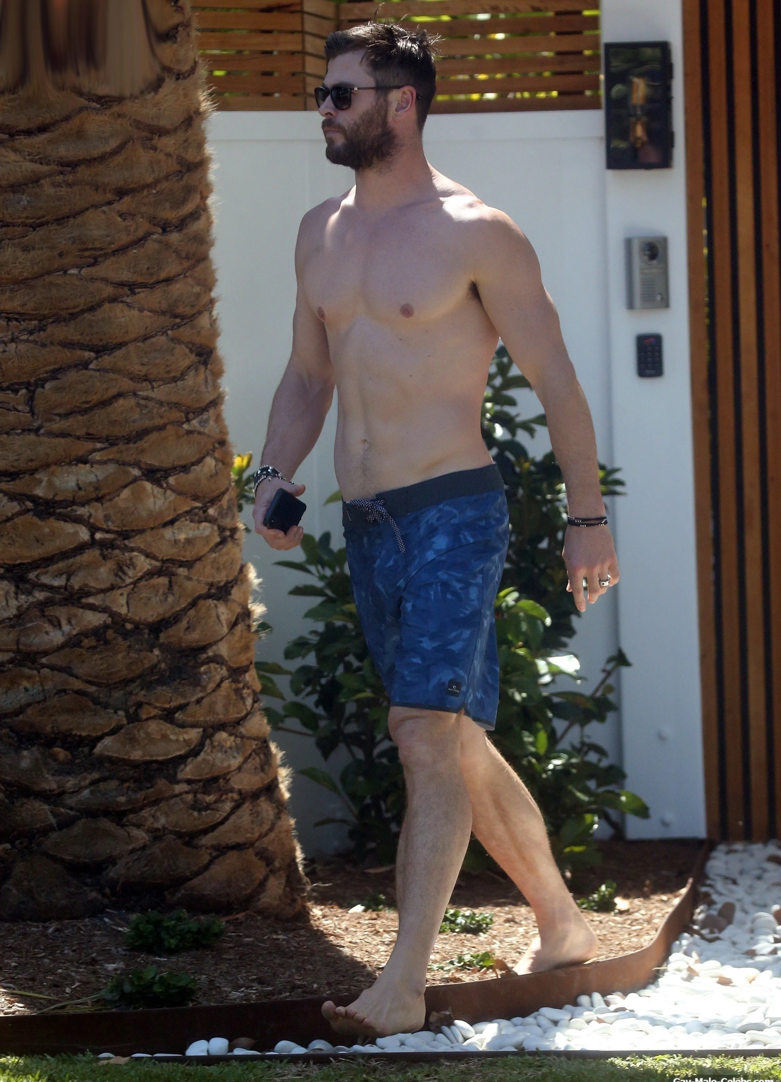 Chris Hemsworth nude