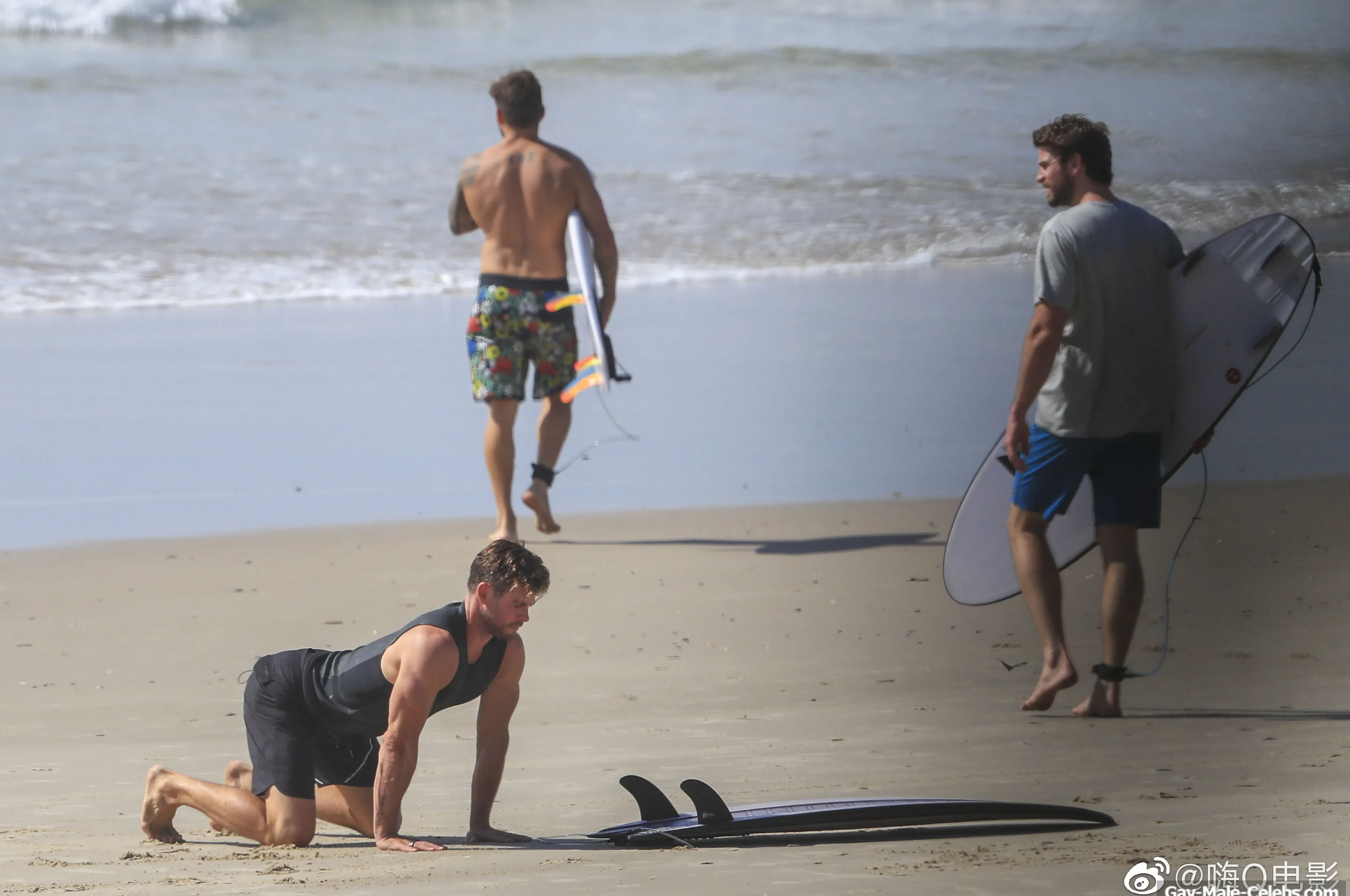 chris hemsworth penis