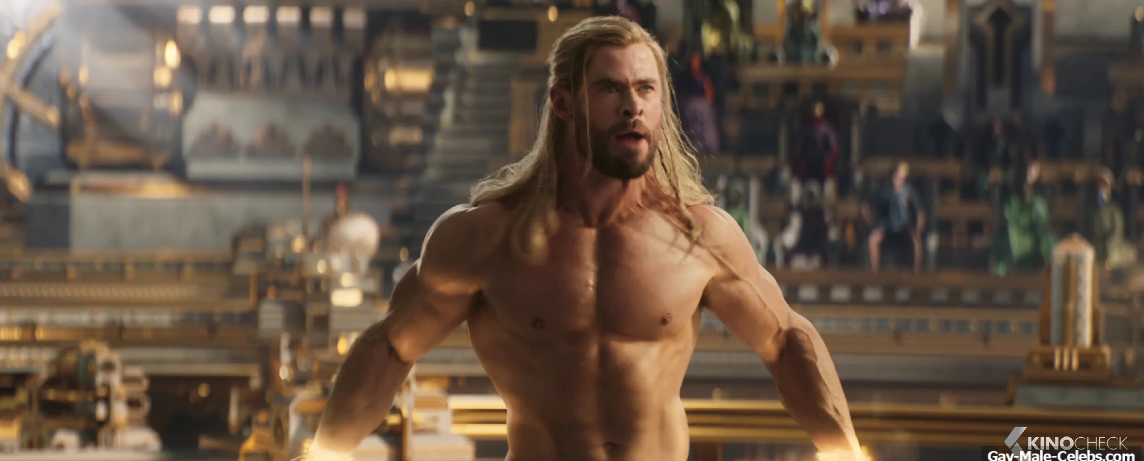 Chris Hemsworth nude