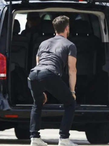 Chris Hemsworth nude