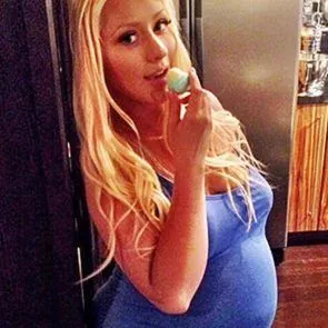 12-Christina-Aguilera-Nude