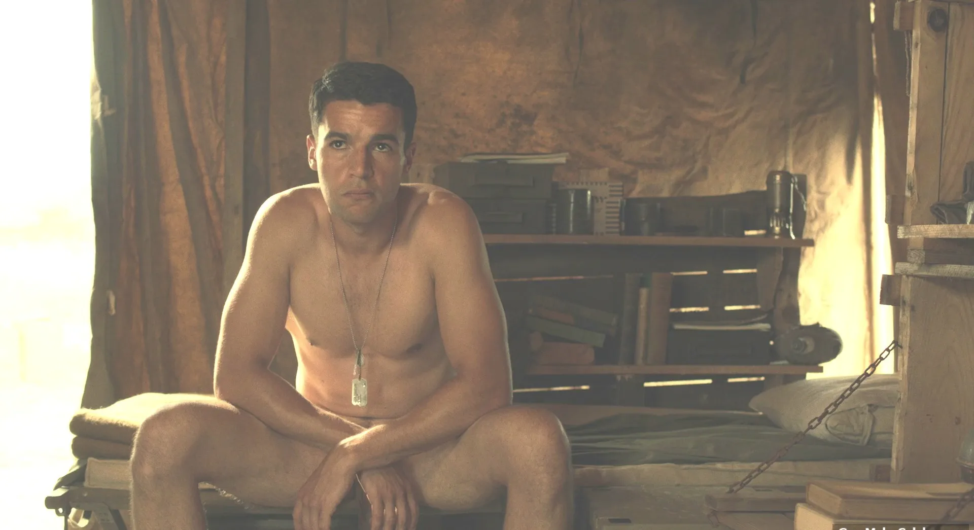 Atrapa 22 con desnudo y sexy