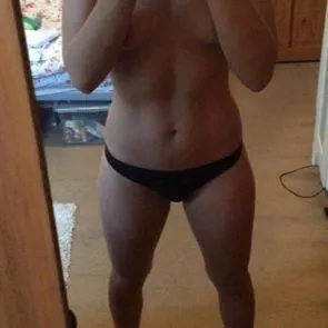 09-claire-hutchings-fuite-nu