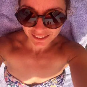 04-Claire-Hutchings-Fuite-Nue