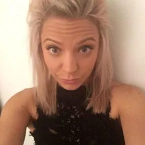 14-Claire-Hutchings-Fuite-Nue