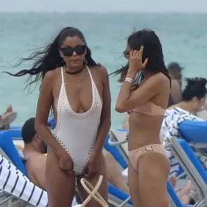 08-Claudia-Jordan-Nipples