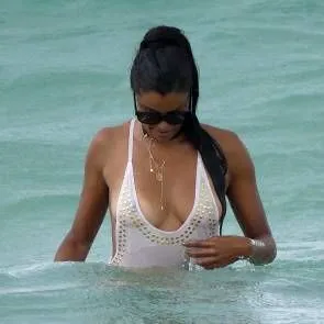 11-Claudia-Jordan-Nipples