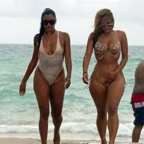 12-Claudia-Jordan-Nipples