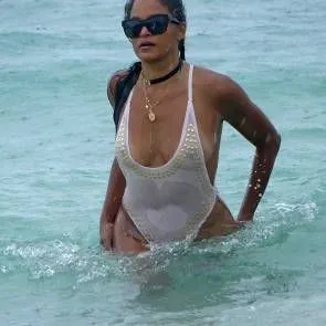 04-Claudia-Jordan-Nipples