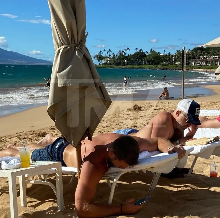 Colton Underwood nude