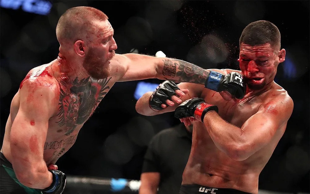 McGorikor Conor gặp nhau trong một hợp âm rất nhỏ