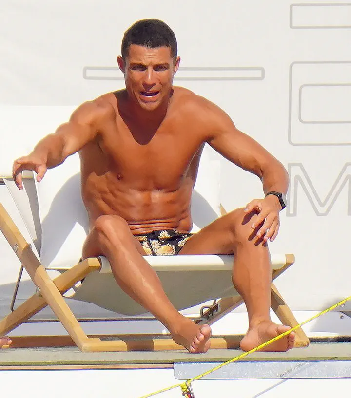 Cristiano Ronaldo abs