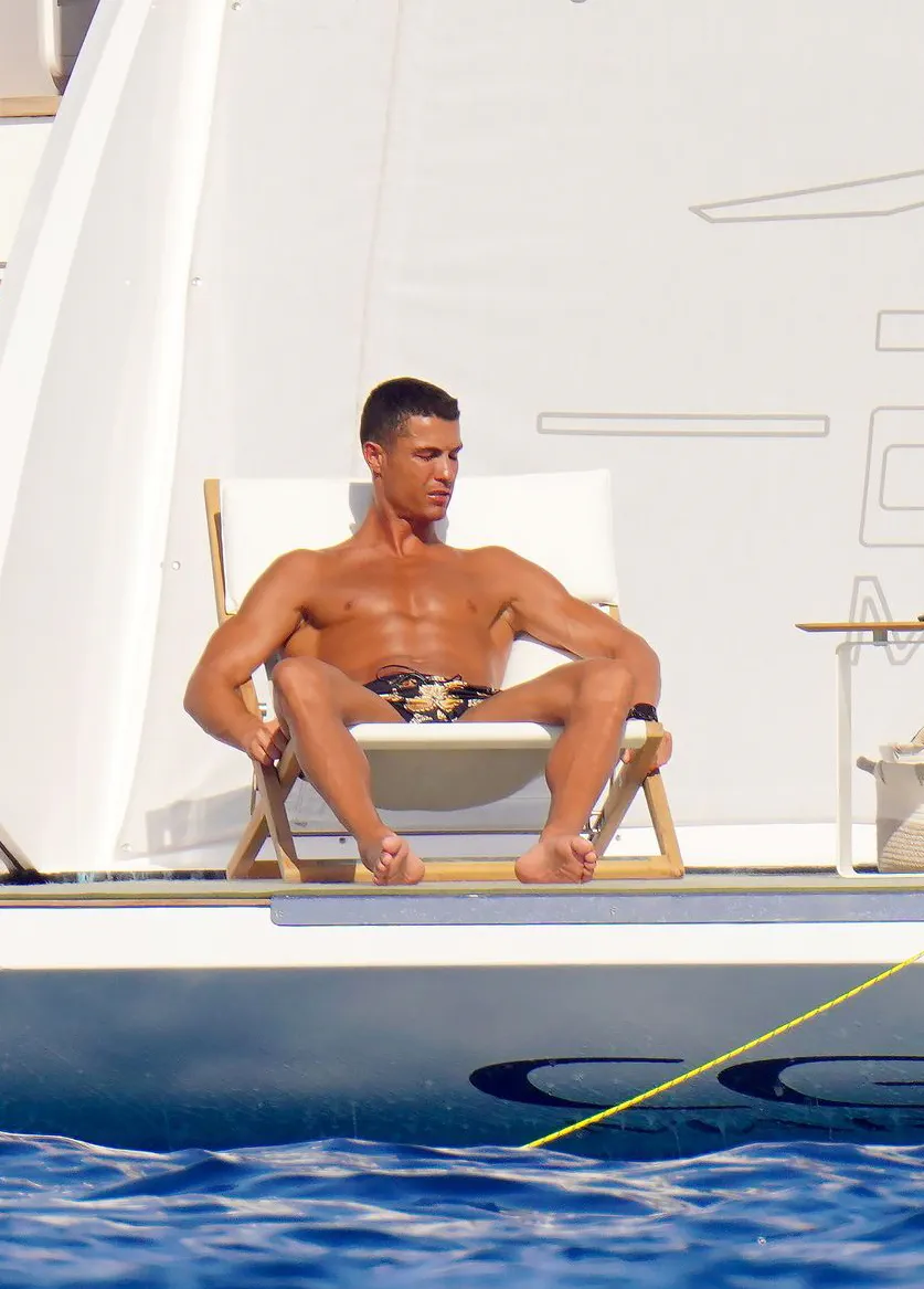 Cristiano Ronaldo naked photos
